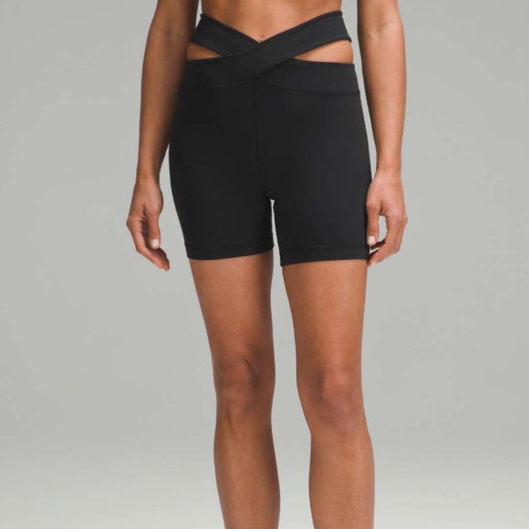 Cut Out High-Rise Short